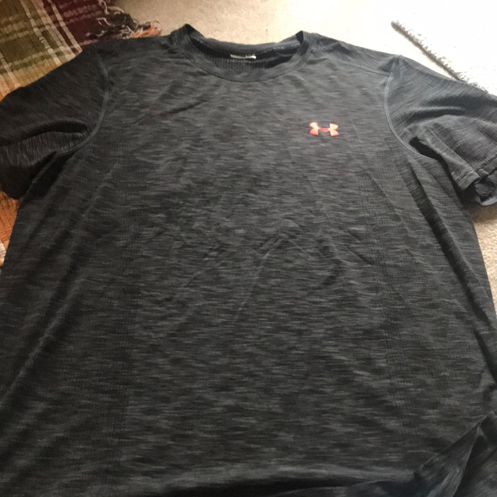 Under Armour loose dri fit material